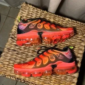 Nike | Shoes | Nike Air Vapormax Plus Flight Pack Limited  display picture 2